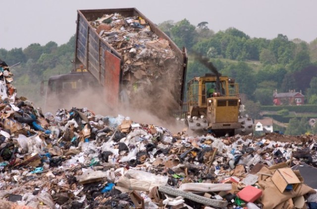garbage-landfill-facts-670x442